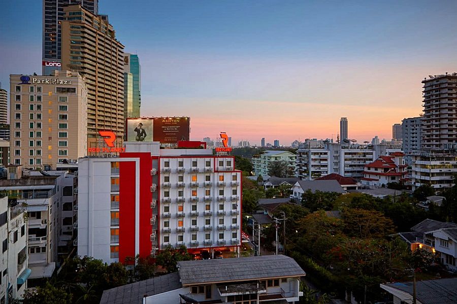 Red Planet Bangkok Asoke - Sha Extra Plus Hotel Exterior foto